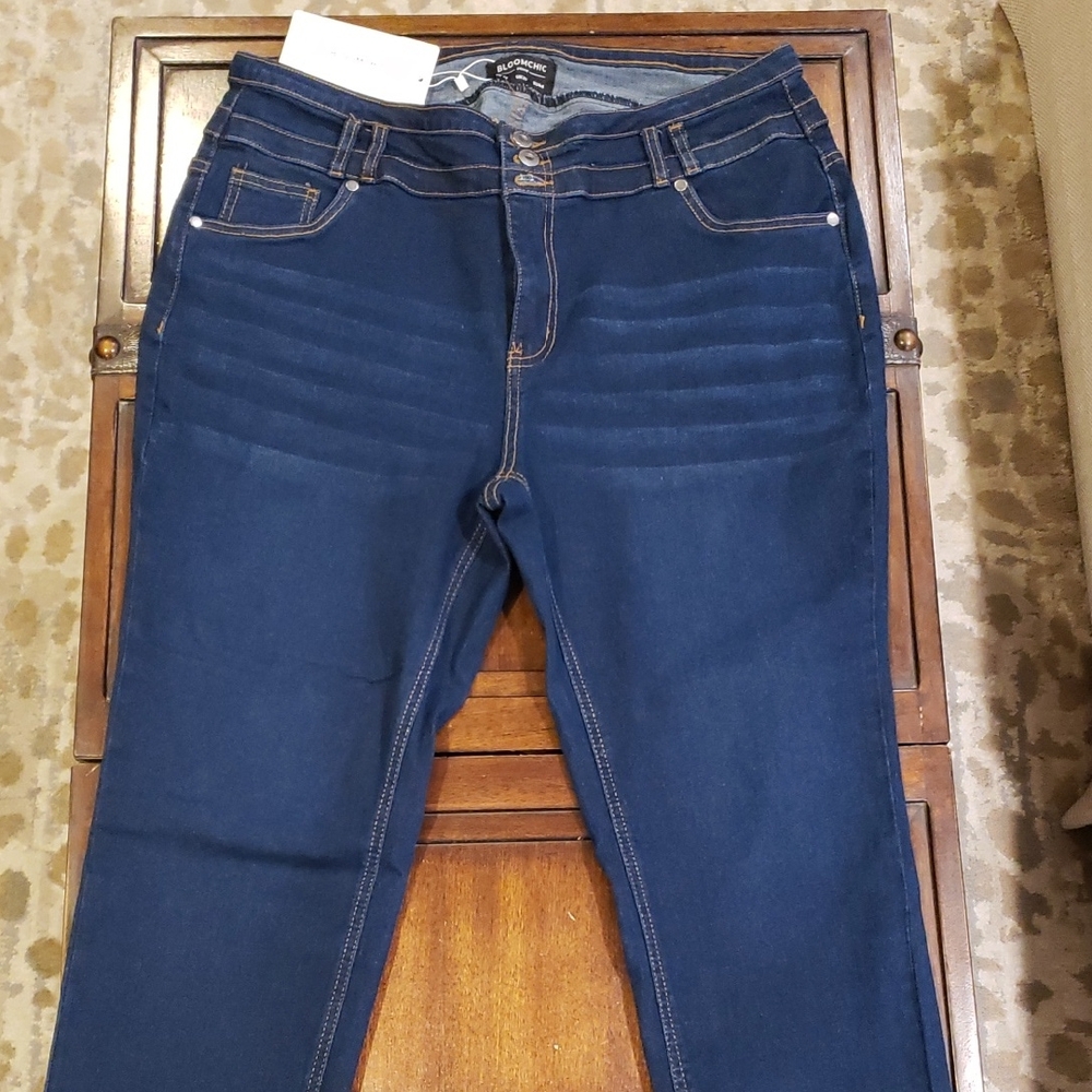 BloomChic Dark Blue Skinny Jeans NWT Size 16